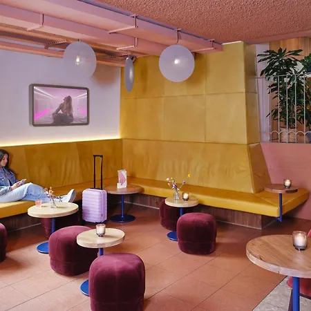 Cityhub Hotell 2*