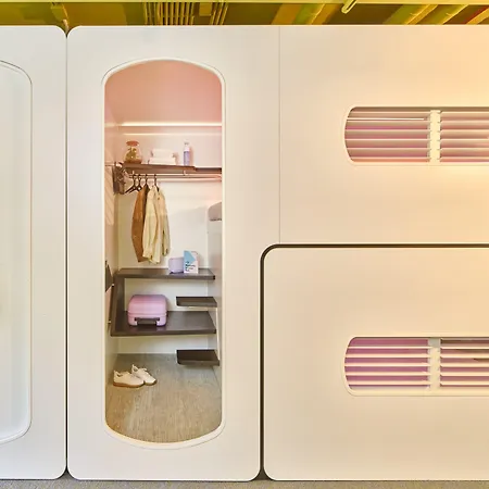 Cityhub Hotell 2*